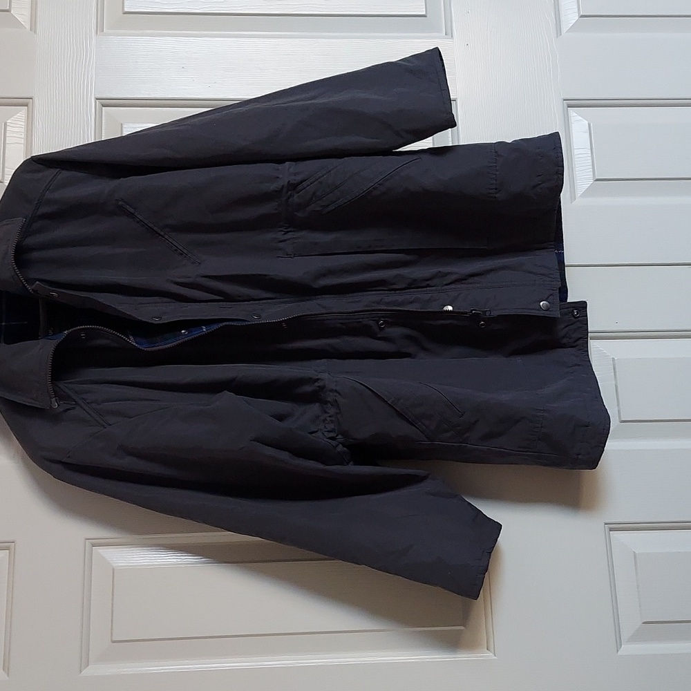 London Fog Winter Jacket. Size 42Reg. Beautifully lined warm winter jacket.